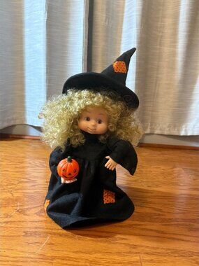 Santa's Best Halloween Kids Animated Collectible Curly Witch 1994 VINTAGE VHTF